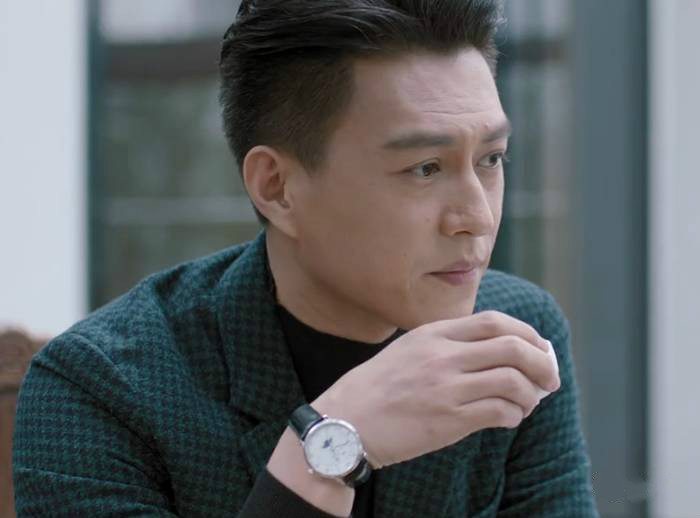 靳东喜欢戴什么样的手表？(图1)