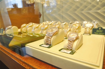 Rolex劳力士24k金表，重金打造的尊贵与荣耀典范(图2)