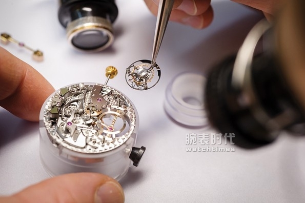 看到芝柏你能想到什么？陀飞轮，还是三金桥？(图2)