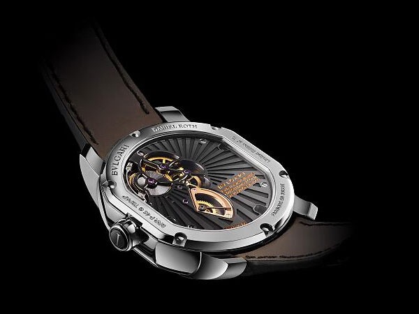 BVLGARI 全新蝴蝶中置陀飞轮腕表：Papillon®蝶型分钟机制的新接班人(图2)