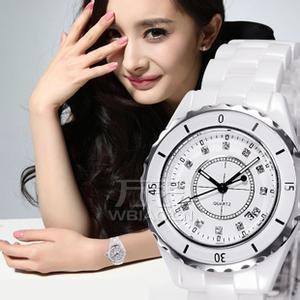 独特的艺术精品——杨幂香奈儿手表，腕上戴出明星的气质(图3)
