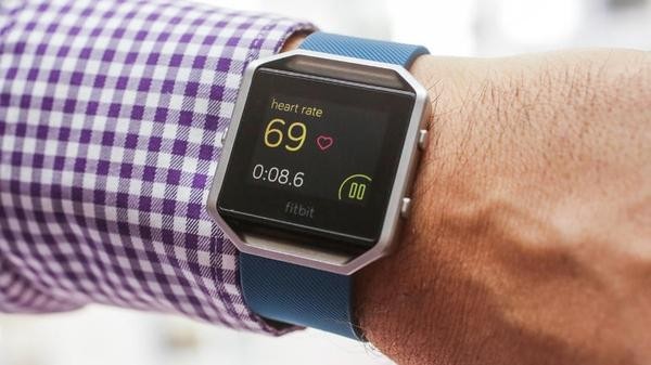 Fitbit 发布首款彩色屏幕智能手表Fitbit Blaze(图5)