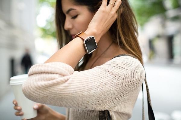 Fitbit 发布首款彩色屏幕智能手表Fitbit Blaze(图10)