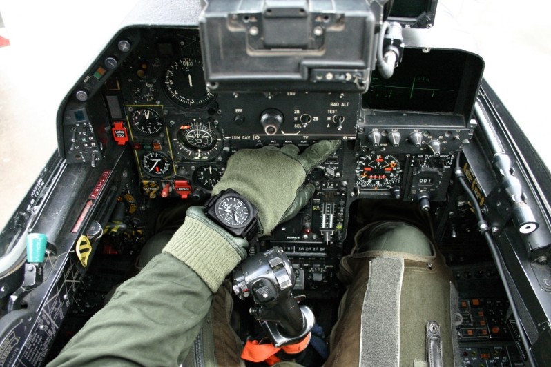 Bell&amp;Ross 推出“BR 01 10th Anniversary”限量版腕表(图3)