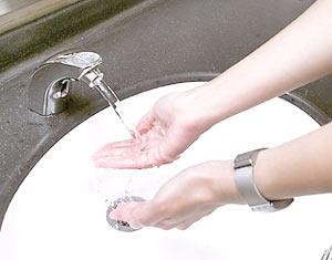 【手表进水维修】美度手表进水应急措施及防水说明(图1)