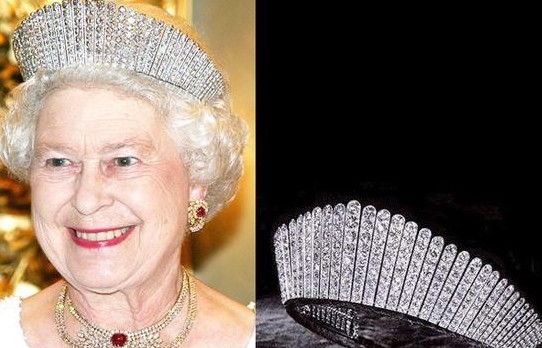 英女王到底有多少库存王冠藏品？细数英女王曾经戴过的王冠(图11)