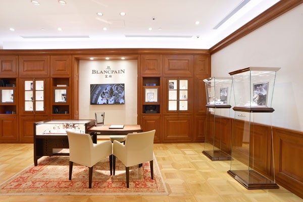 Blancpain宝珀在澳门盛大开启了其全新精品专卖店(图2) Blancpain宝珀在澳门盛大开启了其全新精品专卖店(图2)