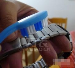 手表表带清洁方法——手表金属表带和皮带怎么清洗？(图2)