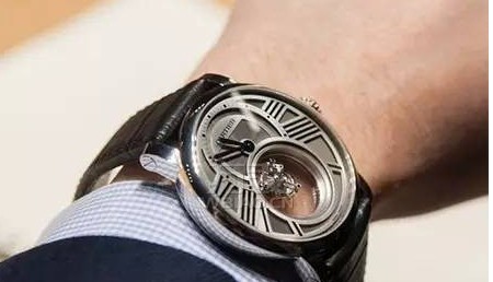 CARTIER卡地亚推出首款Mystery clock神秘钟(图5)