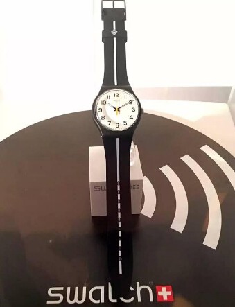 斯沃琪表推出首款具有移动支付功能的腕表Swatch Bellamy(图2)