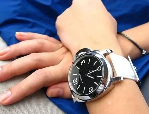 45毫米以上的大表径 男生女生都喜欢的粗狂运动风格(图7)