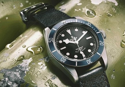 2015斯沃琪Scuba Libre系列 三款最新的霓虹色彩腕表(图1) 2015斯沃琪Scuba Libre系列 三款最新的霓虹色彩腕表(图1)