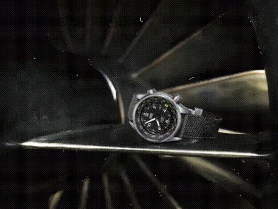 豪利时全新航空表款 尝试那味"凌空"的快感(图4) 豪利时全新航空表款 尝试那味"凌空"的快感(图4)