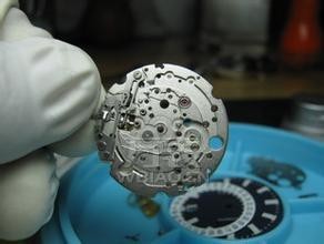 浪琴机械表保养多少钱？机械表日常应该怎么保养好？(图3)