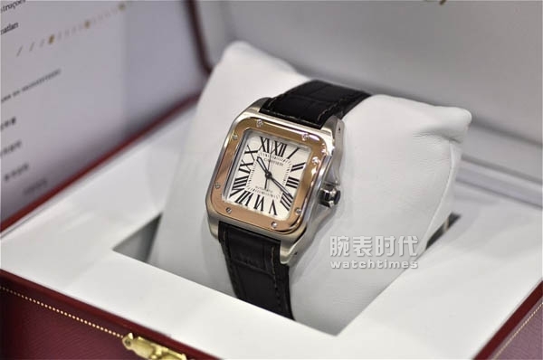 最具辨识度的6款方形腕表(图4)