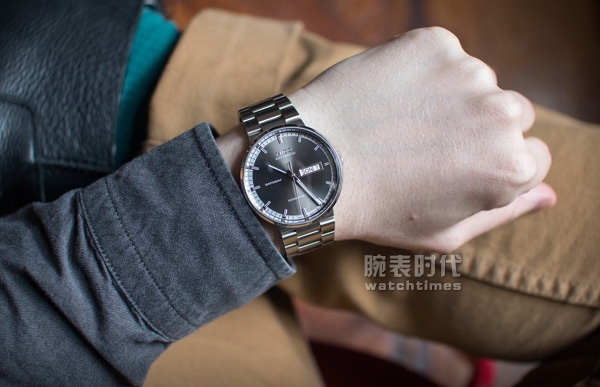 坐地铁看到的男士都戴钢带手表，这是为什么？(图5)
