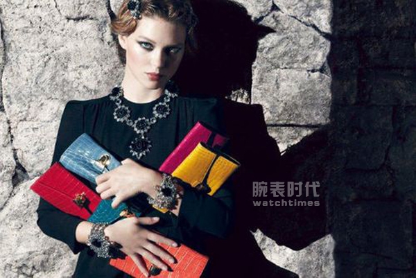 女士腕表时尚搭配：要“贵气”，不要贵(图1)