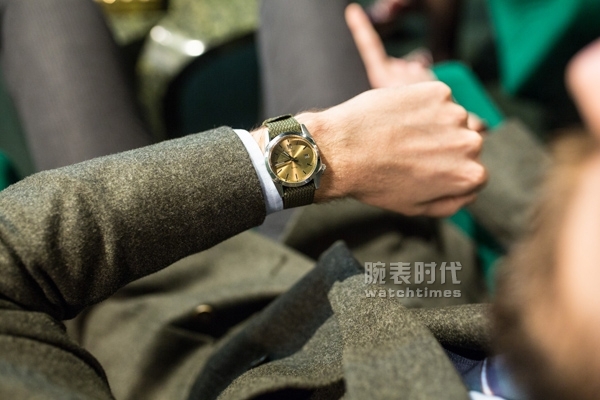 2000块的时尚型男腕表(图2)