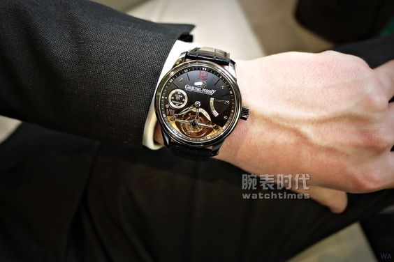 作为一个真正有个性的陀飞轮，就是要30°的转！(图3)