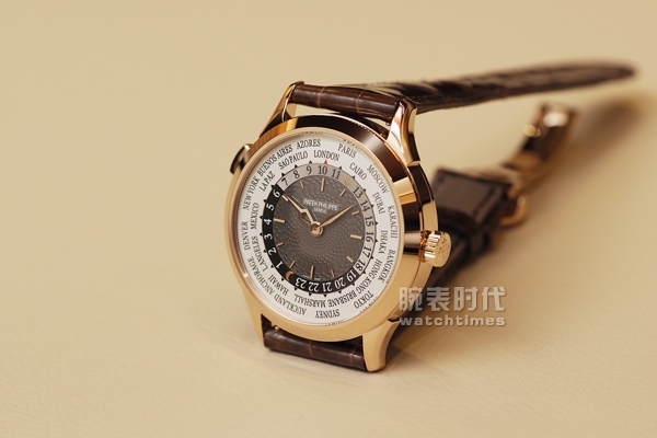 世界时我只选百达翡丽 血统纯正的Ref.5230G腕表(图5)