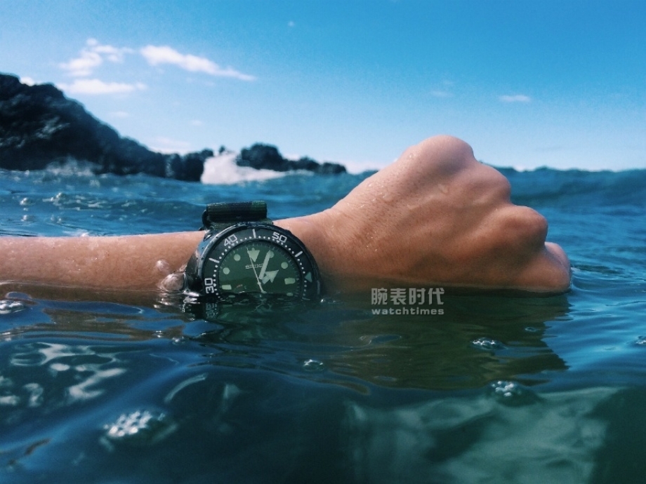 水罐头VS冰球！精工也被高仿了(图1)