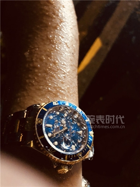 为什么很多人夏天都喜欢蓝色潜水表？(图4)