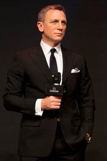 欧米茄携手丹尼尔克雷格 庆祝《007:幽灵党》上映 并推出007限量版腕表(图5)