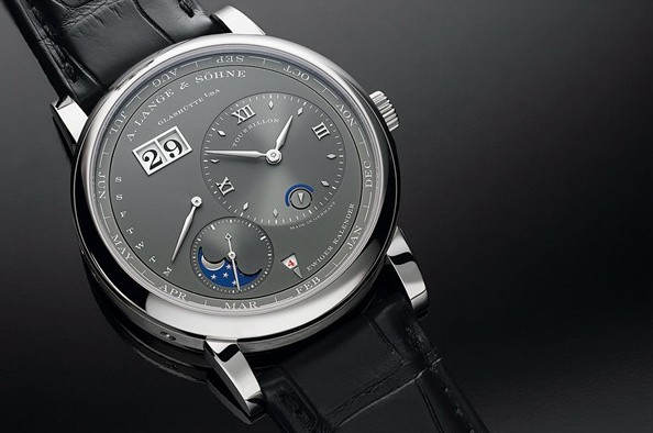 朗格推出全新LANGE 1 TOURBILLON PERPETUAL CALENDAR白色18K金款式腕表(图1)