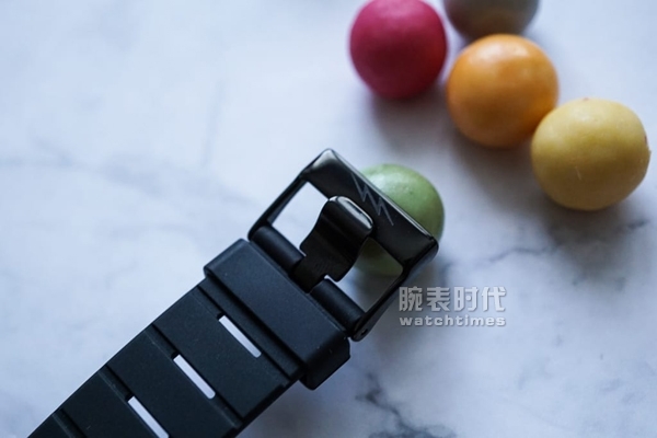 趣味横生的三色球腕表(图9)