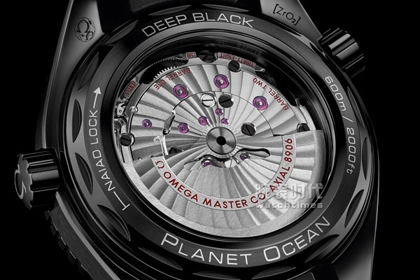 探索海洋的“深邃”欧米茄海洋宇宙深海之黑系列腕表(图7)