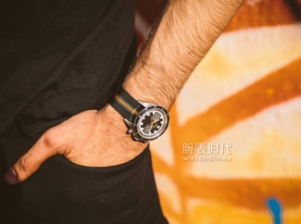 情侣表的正确打开方式(图12)