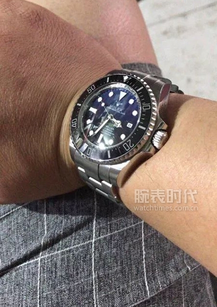 为什么很多人夏天都喜欢蓝色潜水表？(图5)