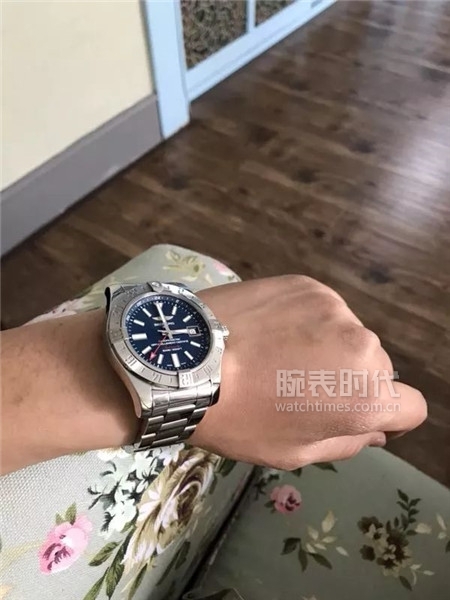 为什么很多人夏天都喜欢蓝色潜水表？(图8)